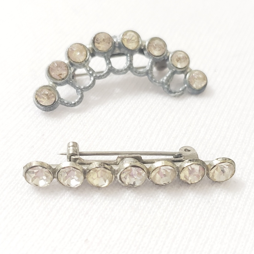 2 vintage pins brooch